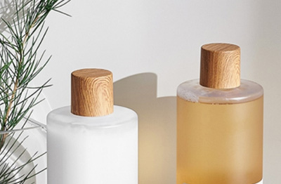 Grundlagt i 2005, har 13.000 kvadratmeter standard fabriksbygninger, er en samling af forskning og udvikling, produktion og salg i en af ​​kosmetiske emballagematerialer virksomheder.